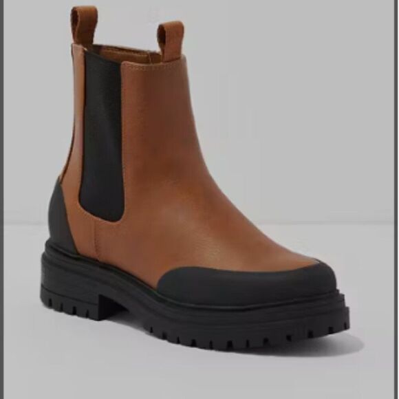 BNWT - AMERICAN EAGLE BROWN AND BLACK LEATHER CHELSEA BOOT  - 5 - Picture 1 of 7